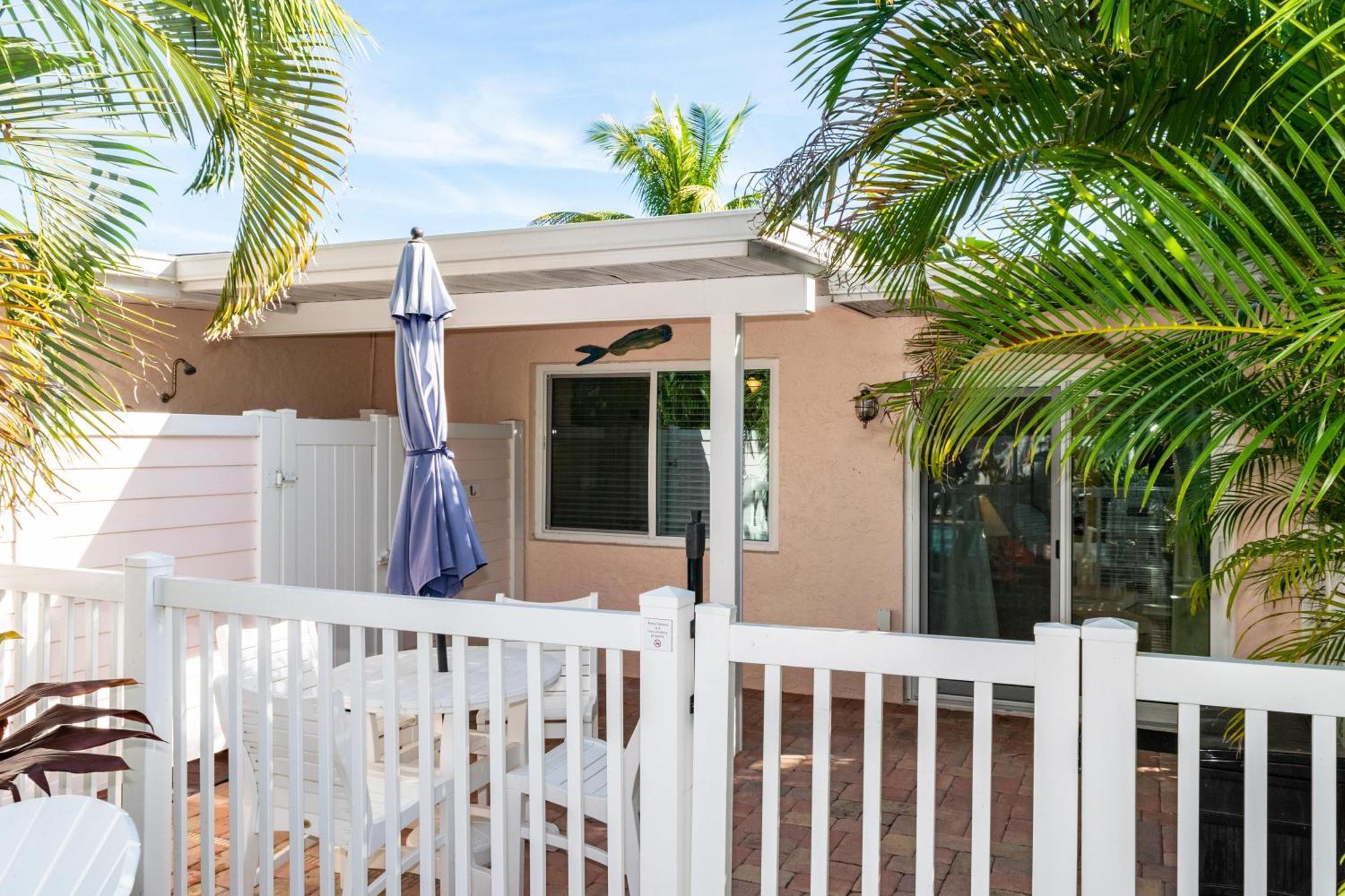 Anna Cabana Bungalow #1 Holmes Beach Exterior photo
